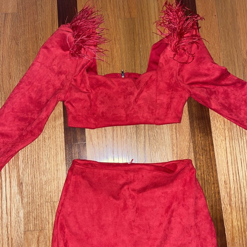 2 piece Red Fancy set - Picture 2 of 4